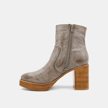 Load image into Gallery viewer, Vernita Grey Boots

