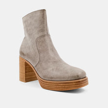 Load image into Gallery viewer, Vernita Grey Boots
